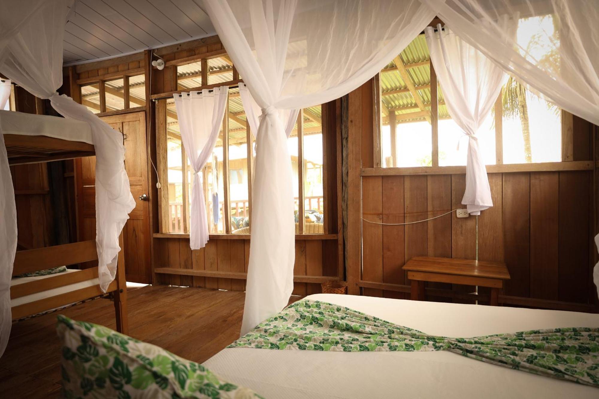 La Ceiba, Amazonas Hotel Leticia Kültér fotó