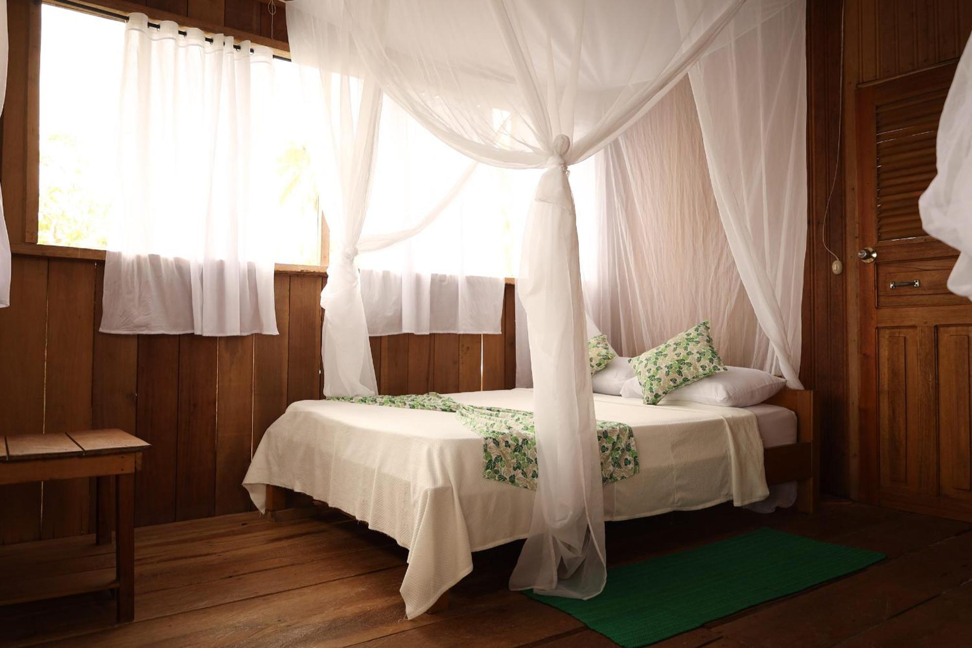 La Ceiba, Amazonas Hotel Leticia Kültér fotó
