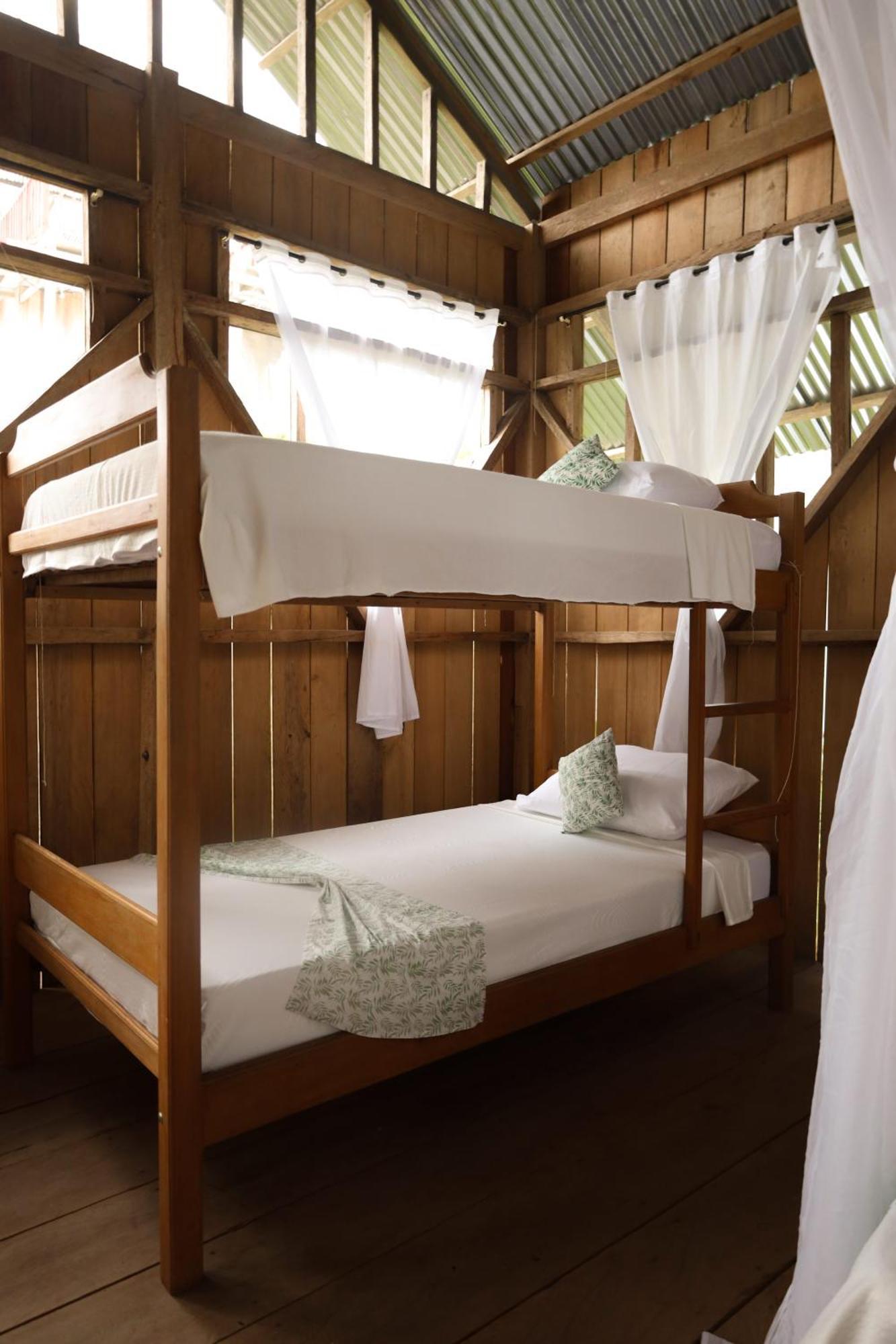 La Ceiba, Amazonas Hotel Leticia Kültér fotó